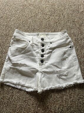 Abercrombie & Fitch White High-Waist Distressed Shorts